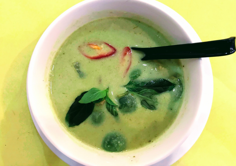非常事態宣言直前のタイ・バンコク・スワンナプーム国際空港で食べたグリーンカレー