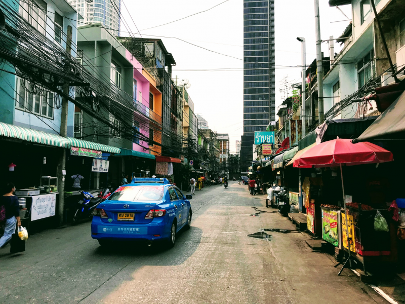 タイ・バンコクの下町の街並み